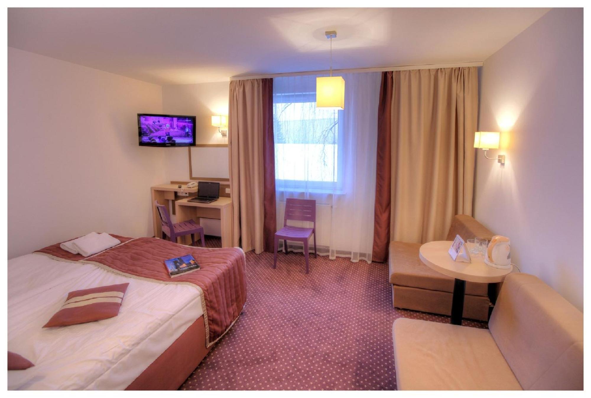 Arche Hotel Siedlce Zimmer foto