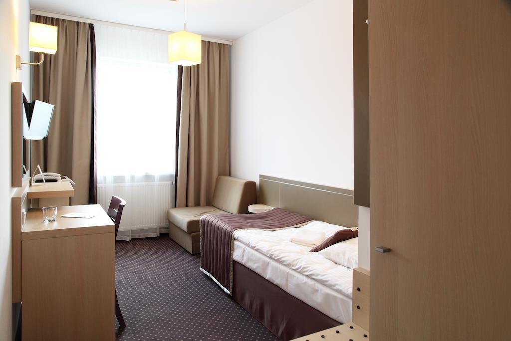 Arche Hotel Siedlce Zimmer foto