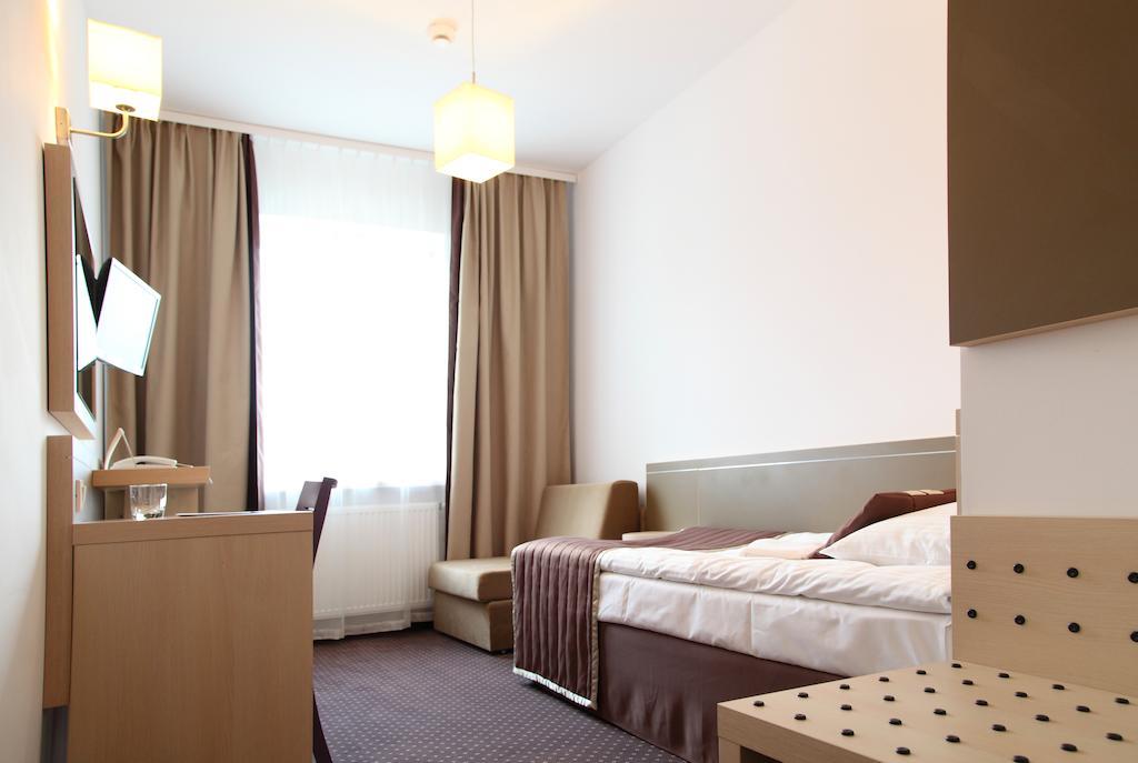 Arche Hotel Siedlce Zimmer foto