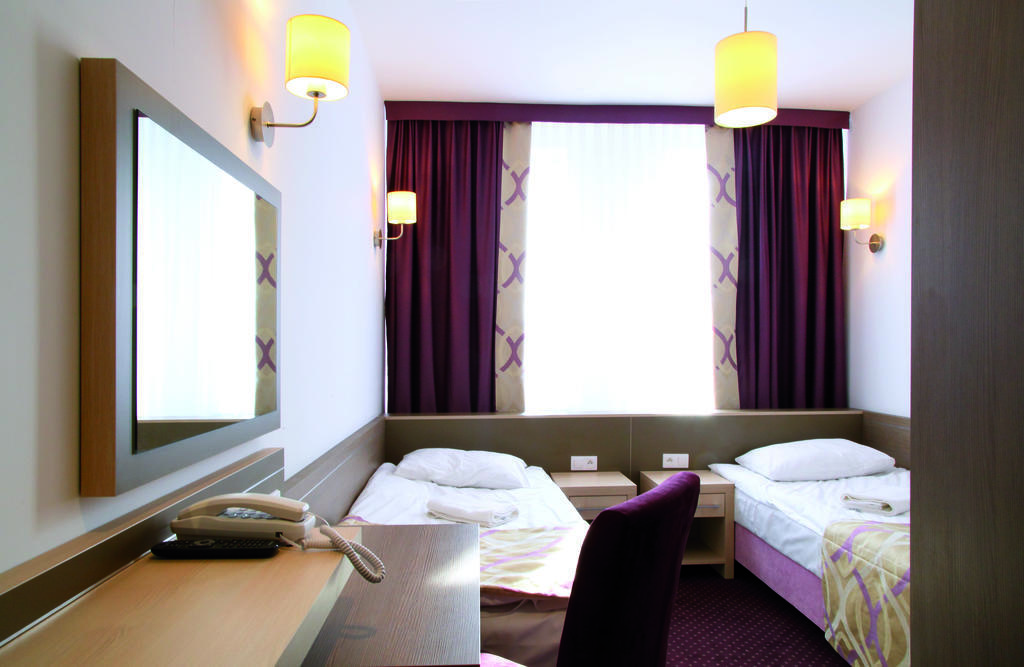 Arche Hotel Siedlce Zimmer foto
